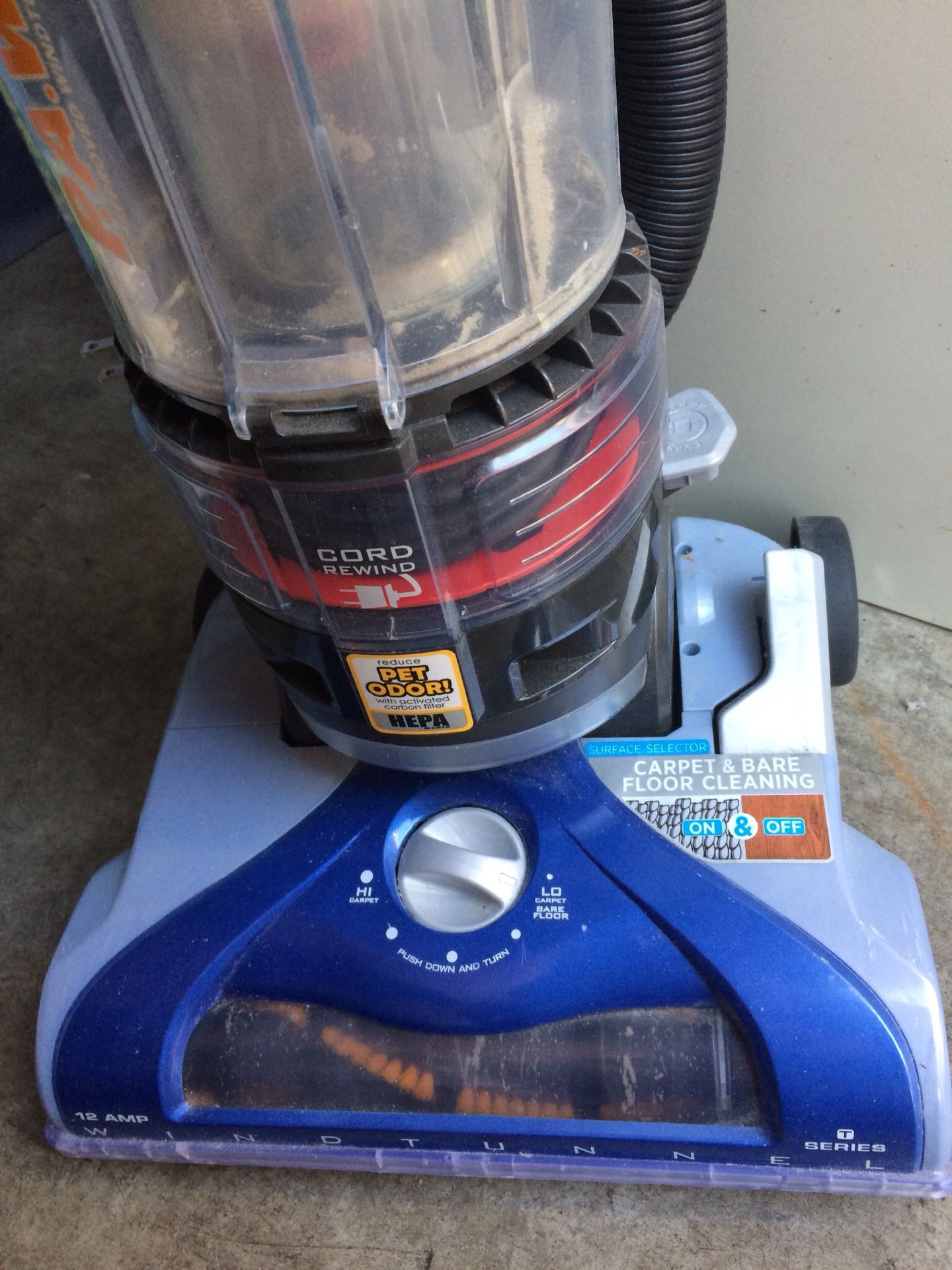HOOVER T Series PAWS Wind Tunnel UPRIGHT VACUUM for Sale in Lacey, WA