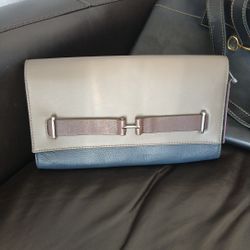 VINCE CAMUTO LARGE CLUTH