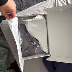 DS Jordan 5 Wolf Grey Size 9