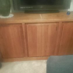 solid oak entertainment cabinet/sideboard