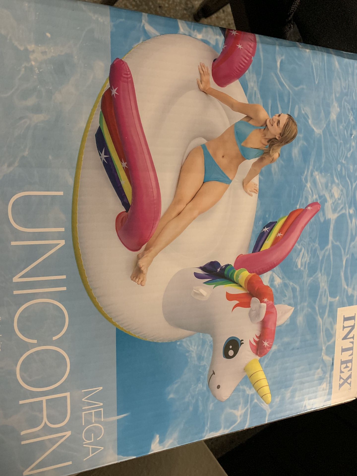 Unicorn float - mega
