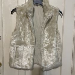 Dressbarn Reversible Women’s Fur Vest size/Small