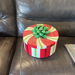 Christmas wrapping box. 18 inch diameter.