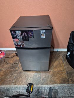 Mini refrigerator