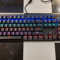 Aukey KM-G6 Mechanical Keyboard Blue Switches 