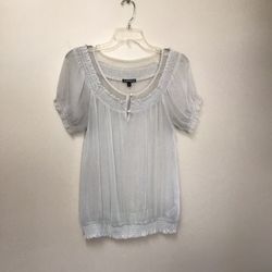 Women’s EXPRESS Polyester short sleeve sheer blouse… Size medium