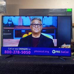 55 inch Samsung smart 4k beautiful tv comes with remote control shows great quality clear picture works perfect guaranteed