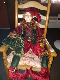 Elf in rocking chair
