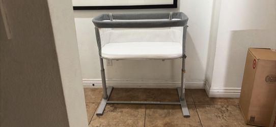 Adjustable Height Baby Bed
