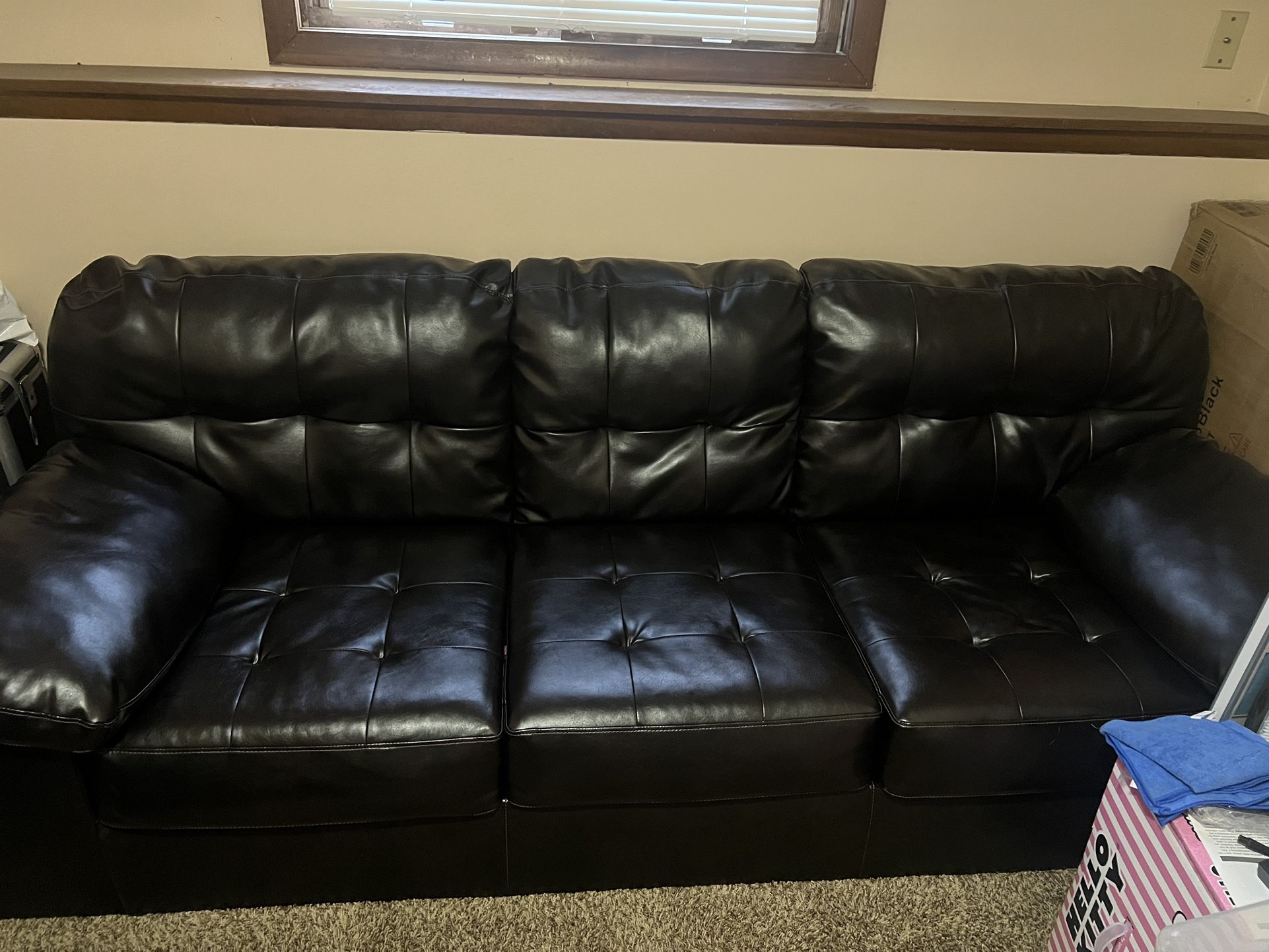 Sofa/Love seat