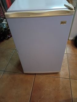 Avanti Upright Freezer (Model VF306)