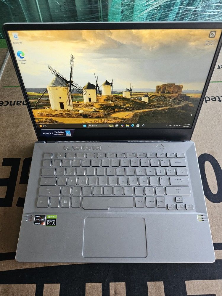 ASUS ROG Zephyrus 14" FHD 144Hz Gaming Laptop AMD Ryzen 7 GA401Q - Excellent