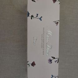 Miss Dior Bath Bombs