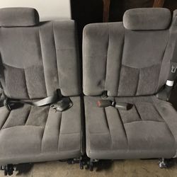 Chev 2003 Back Seats In Good Condition