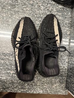 Black YZY 350s