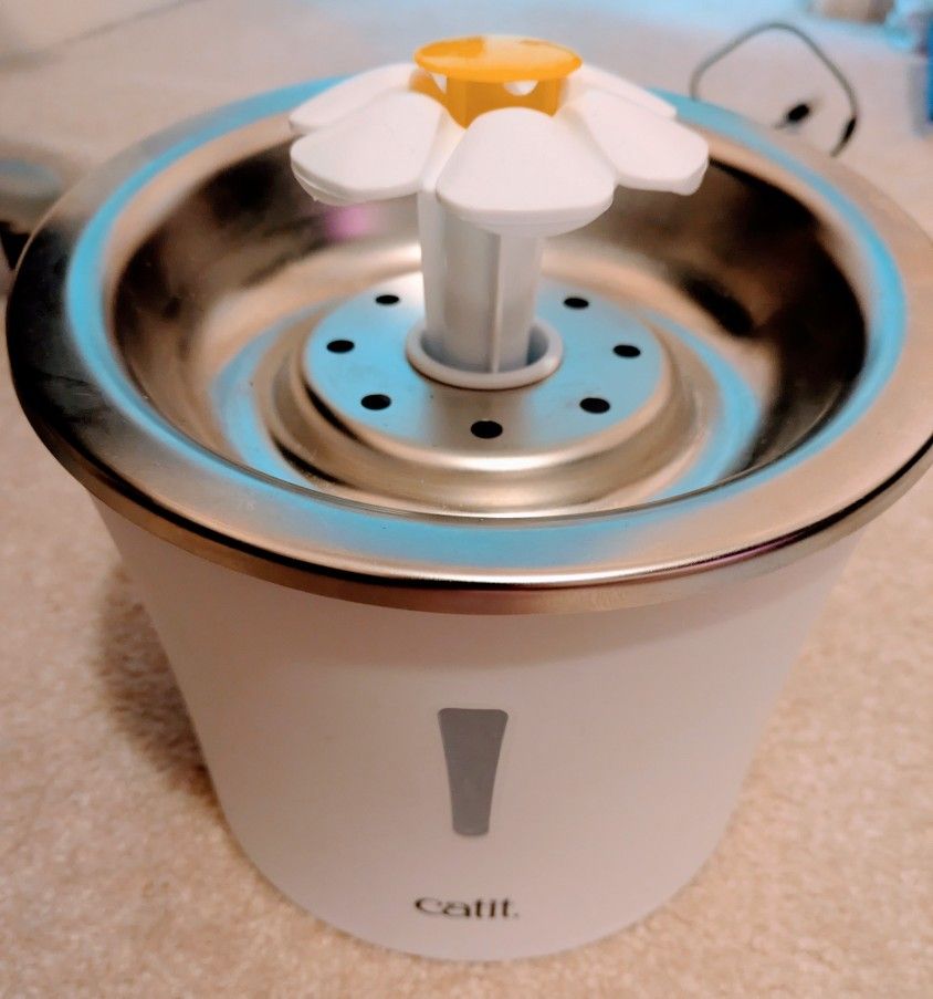 Catit Stainless Steel Water Fountain With Glow In The Dark Nightlight