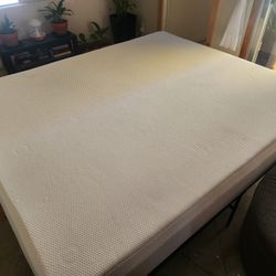 10 Inch Cal King Memory Foam Mattress With Bed Frame