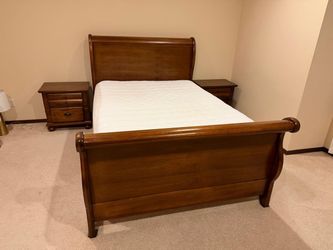 5-Piece Wood Sleigh Bedroom Set