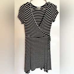 Charlotte Russe stripe wrap dress short sleeve womens L Large
