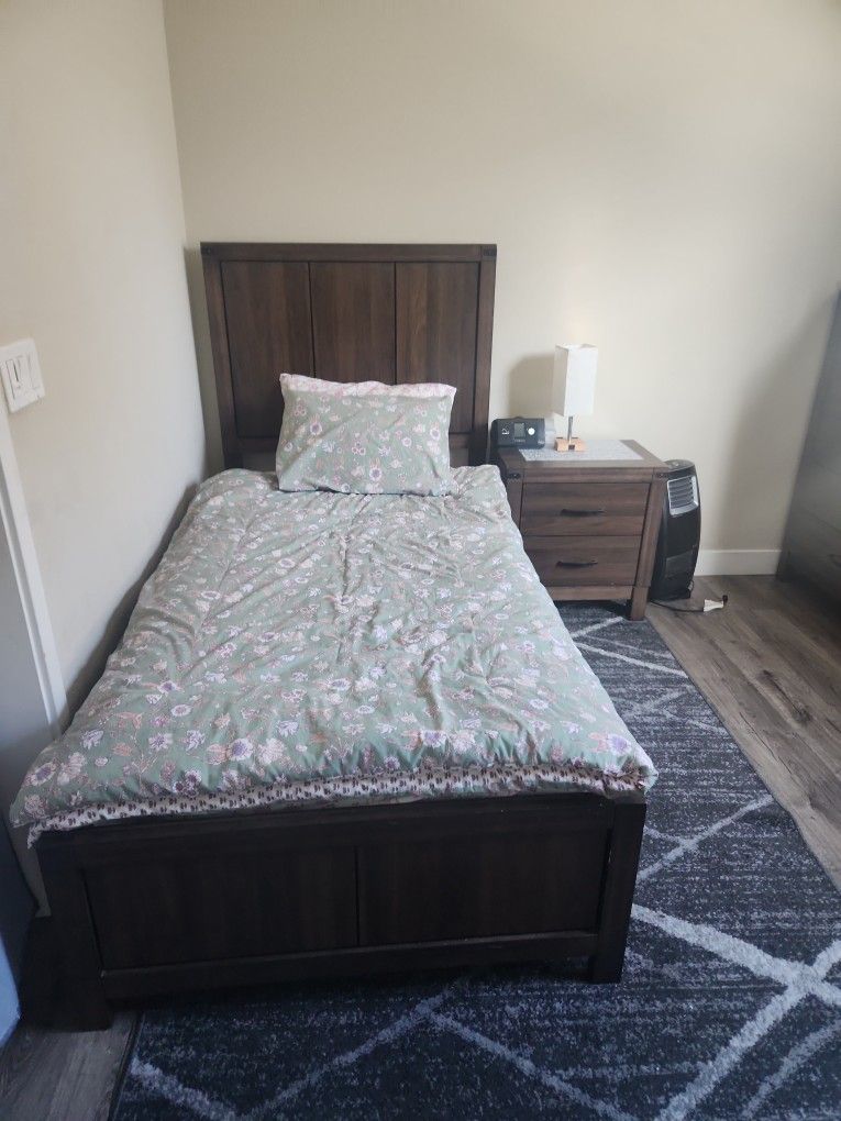 Twin Bedroom Set