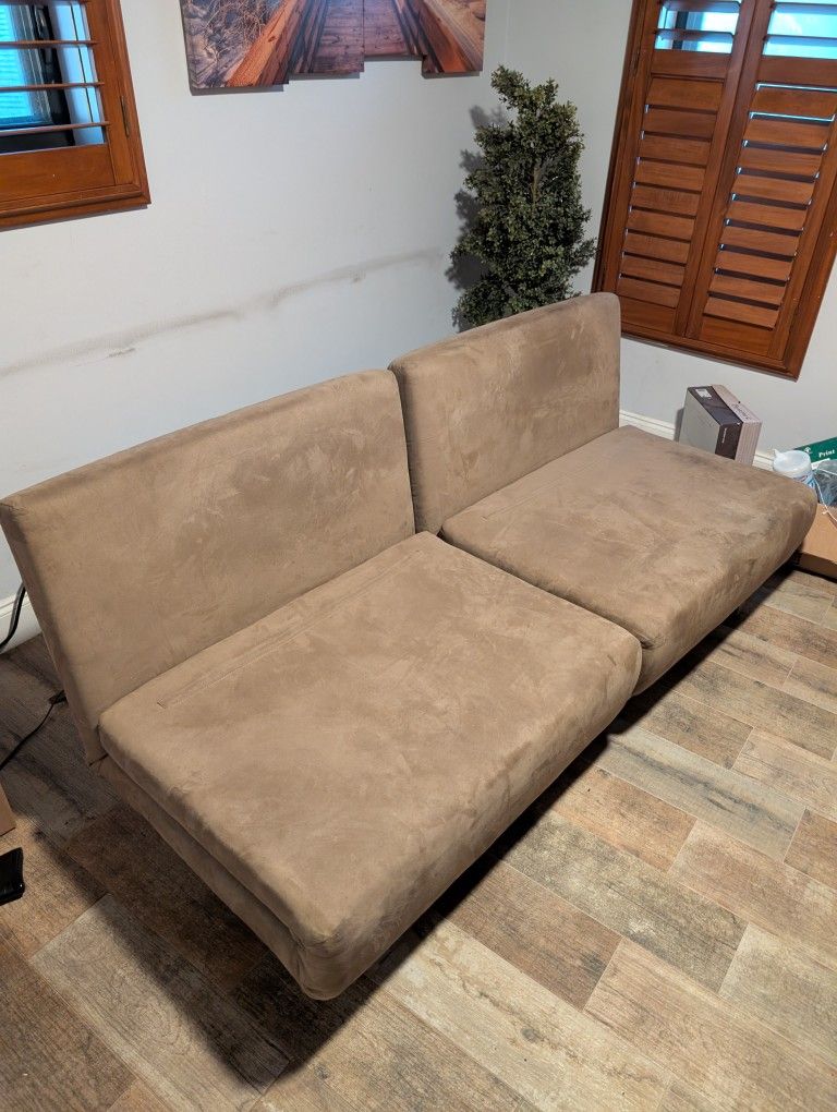 Amazing Couch / Futon / Sofa Bed / Lounger Transformer!
