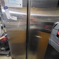 Samsung Smart Fridge And Freezer With Ice Maker