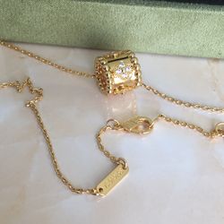 Authentic Van Cleef & Arpels 18K yellow gold classic ladies necklace