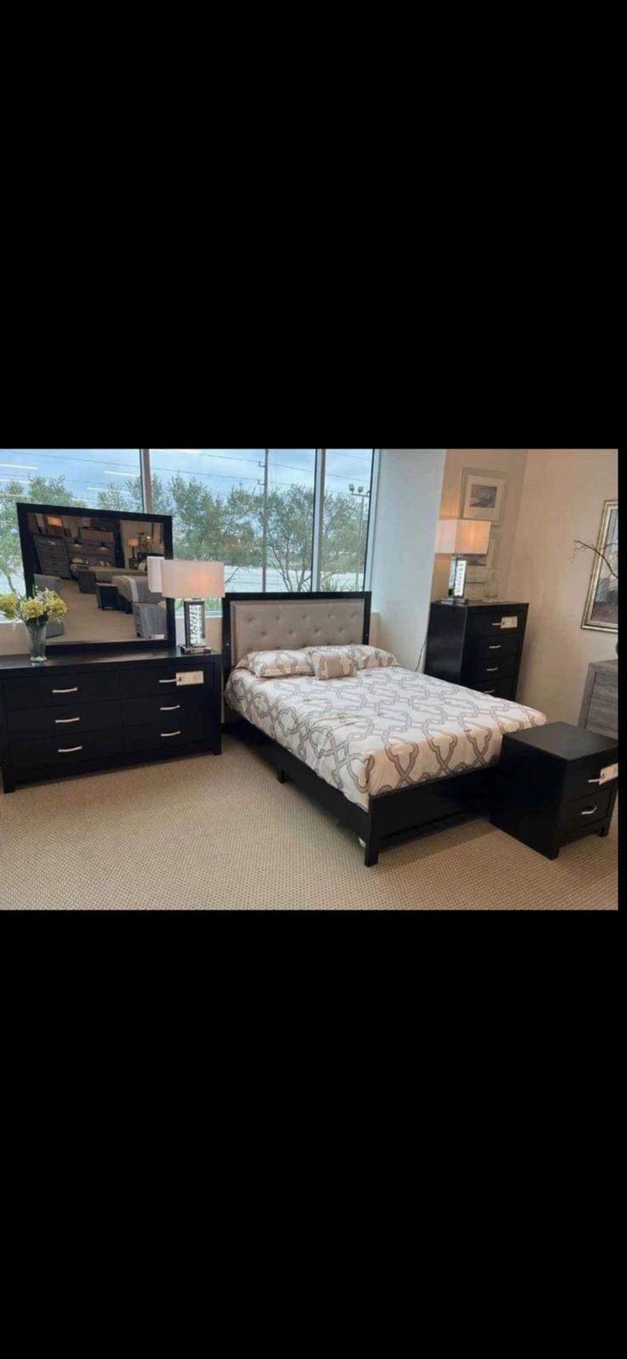 New Queen Bedroom Set 