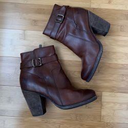 FRYE Boots Size 6