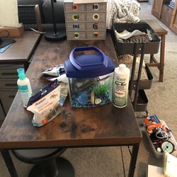 Bunch of pet fish stuff