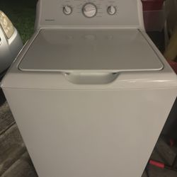 Washer Top Load, GE ( Hotpoint), Only 1y.o! Like New 