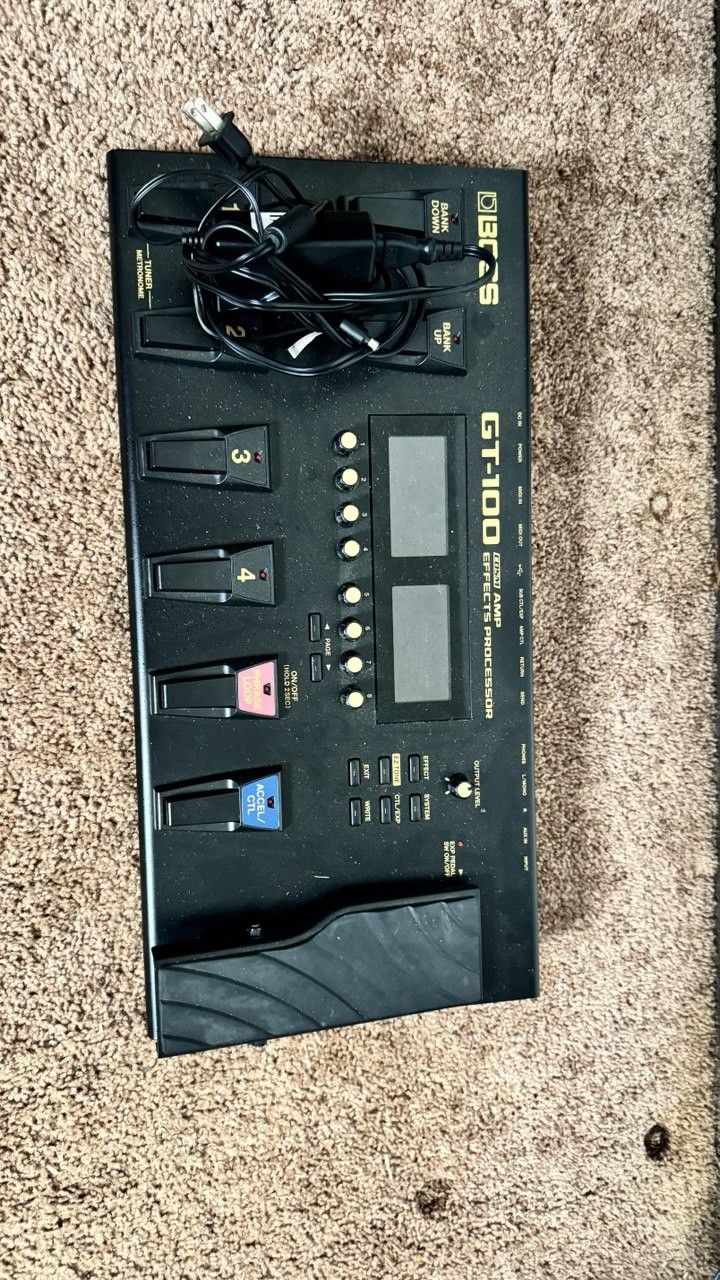 BOSS GT100