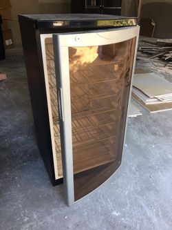 Haier 42 Bottle Wine Chiller Cellar Hvf042abl For Sale In Houston Tx Offerup