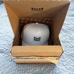 Melin Odysea Stacked Hydro | White | Size: classic large