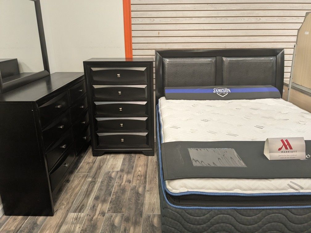 Emily Bedroom Set