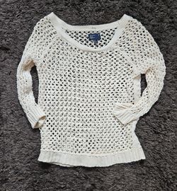 American Eagle Crochet hole open knit Sweater Cream size medium 3/4 sleeves approximately p2p 18" length 26" 55% ramie 45% cotton it is stretchy there
