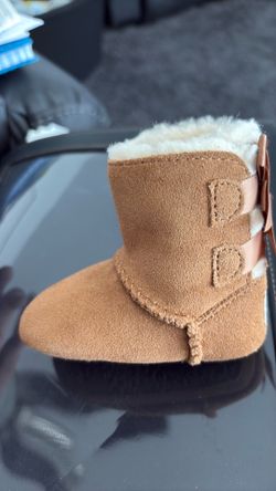 UGG -size 1