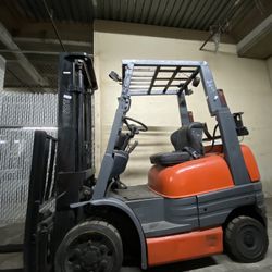 Low Hours Toyota Forklift For Sale 