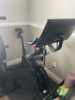 Peloton Bike Generation 1 with extra saddles and cleats