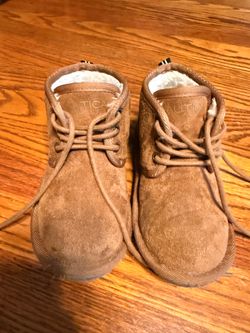 Toddler Nautica winter boots size 9