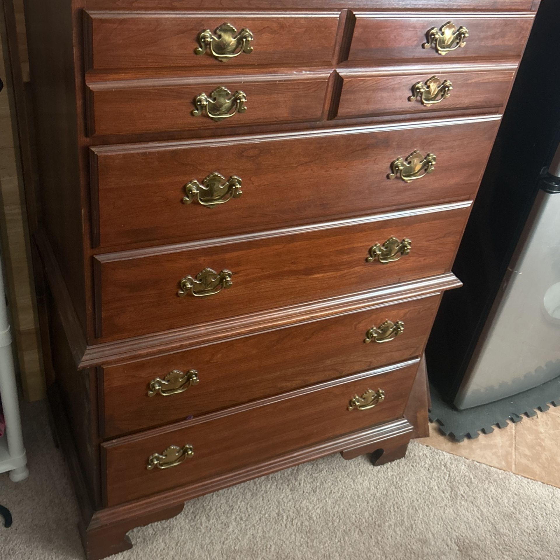 Solid Wood 5 Drawer Dresser 