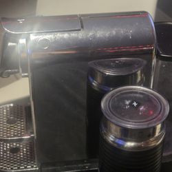 Cafetera Nespresso 