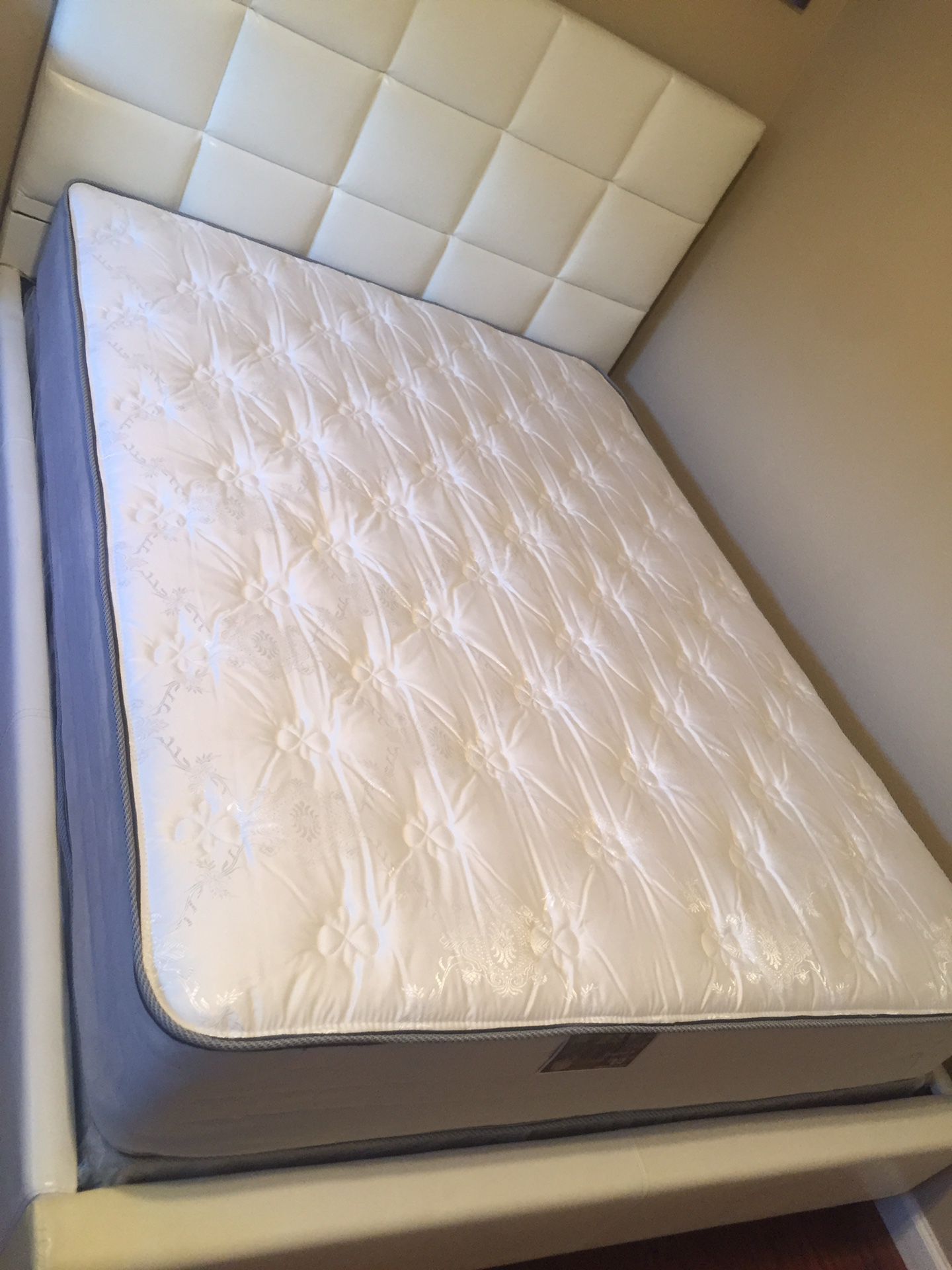 Queen mattress and Boxspring $169