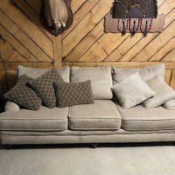Large Grey Fabric Couch/delivery 