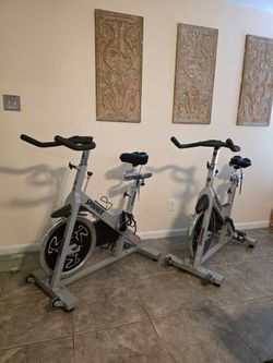 Spinner exercise bikes
