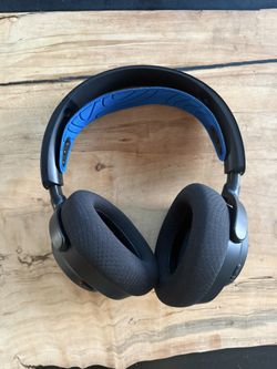 SteelSeries Arctic Nova 7P Wireless Gaming Headset