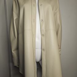 Babaton Aritzia Vegan Leather Button Up/Jacket Size S Cream Beige