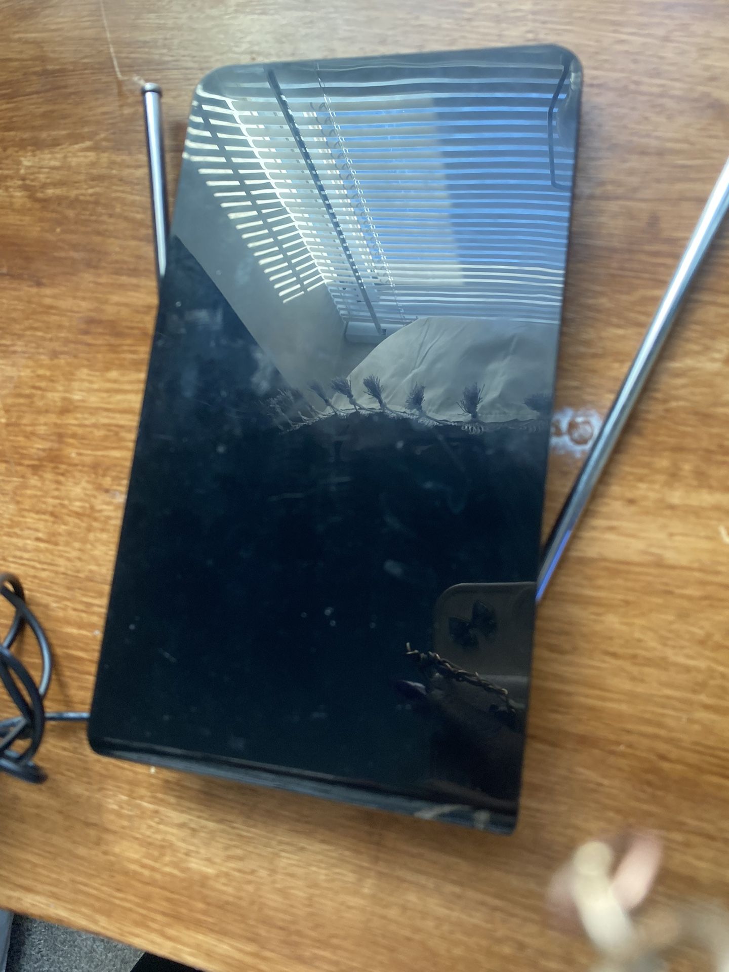 INDOOR TV ANTENNA