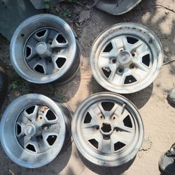 Oldsmobile Cutlass Rims 2 Are 15x7 The Others Are 14x7 
