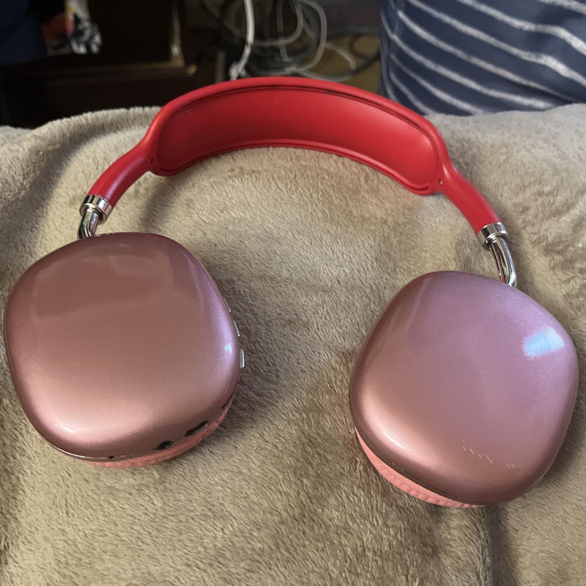 2 P9 Headphones Looks like Please Read Description